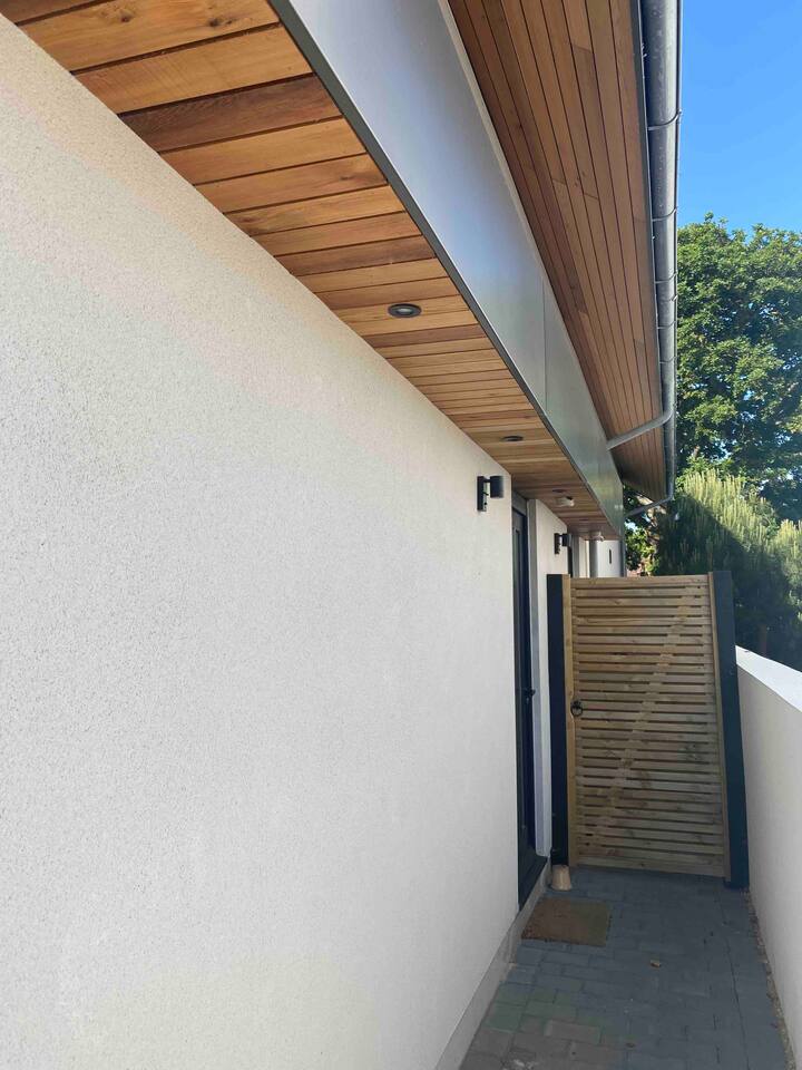 Top 10 Airbnb Vacation Rentals In Southbourne, UK Trip101