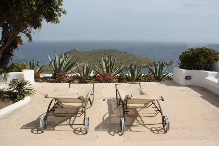 Notias Villas-Luxury 5 Bedroom villa 10min to town gallery image 2