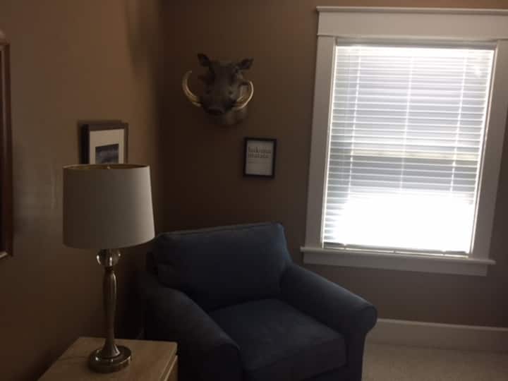 Საძინებელი №3 (ჰაკუნა-მატატას ოთახი)