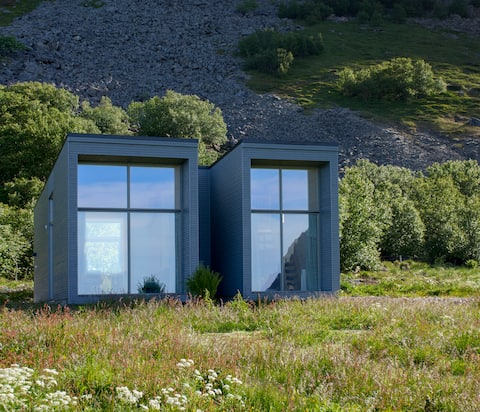 Great ocean view and spacious rooms.