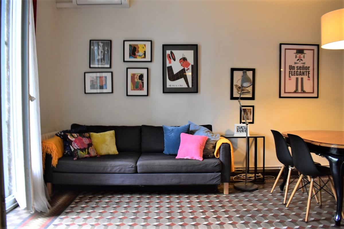 Top performing Airbnb: Modern vintage - Peaceful haven in the Golden Square in La Dreta De L'eixample