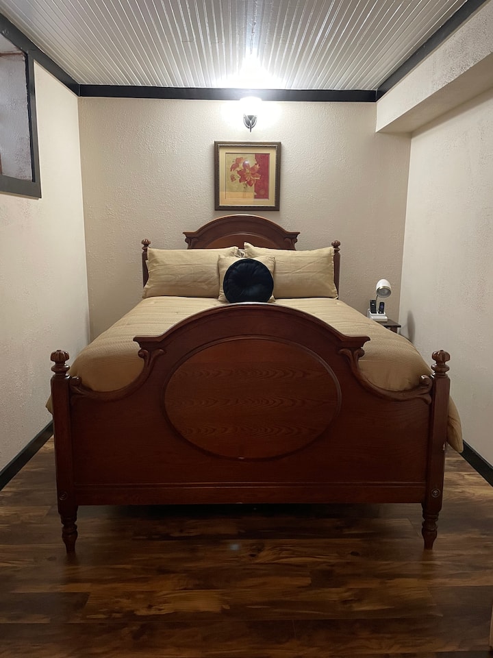 טלוויזיה בחדר שינה 2 וחדר רחצה מלא 