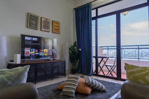 Jemhaus Fantastic Seaview [Netflix, WiFi & Coway]