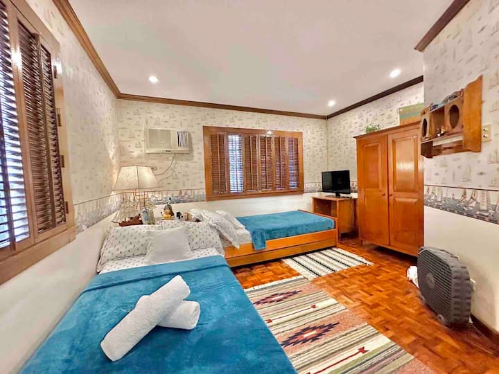 Kids room with two twin size bed and  1 twin size pull-out. Also has it’s own toilet and bath