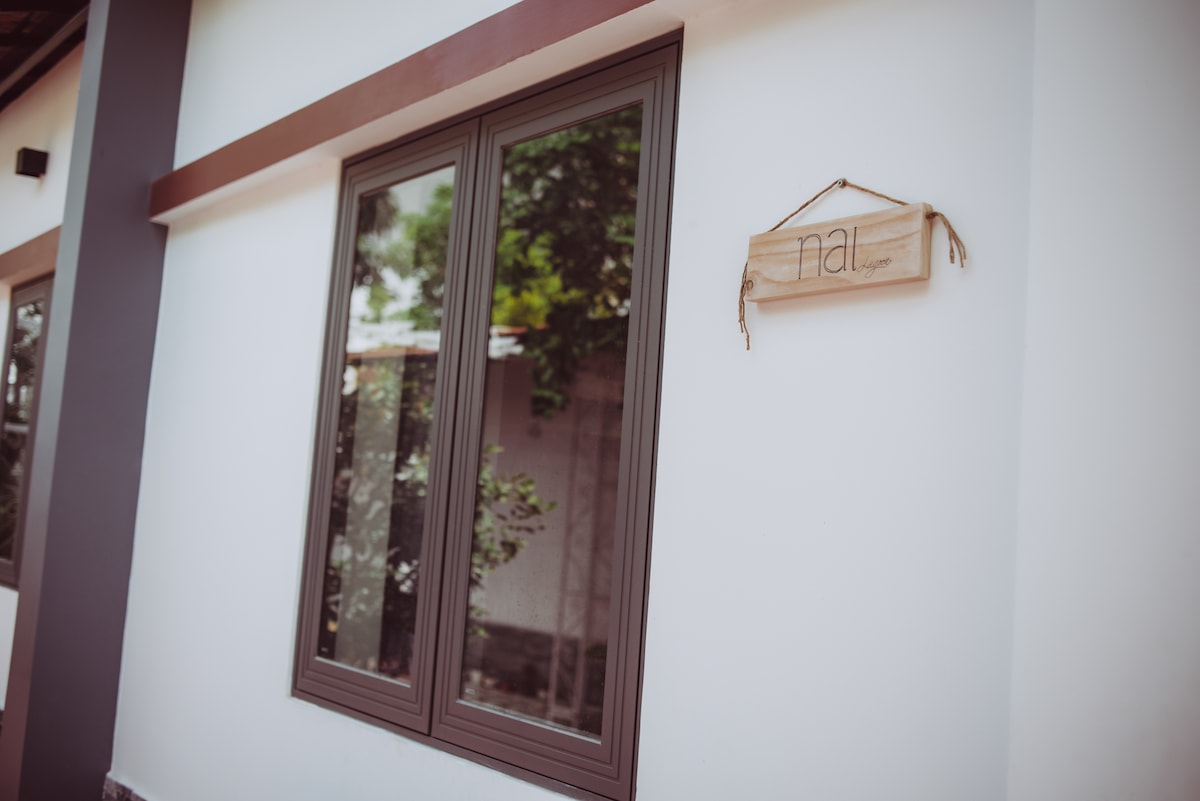 Štítok s menovkou izby