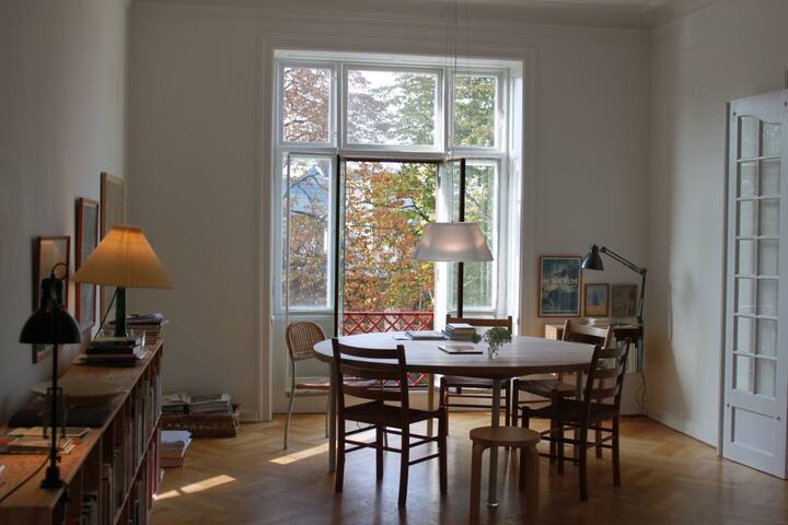 Bright and beautiful apartment in a charming area gallery image 2