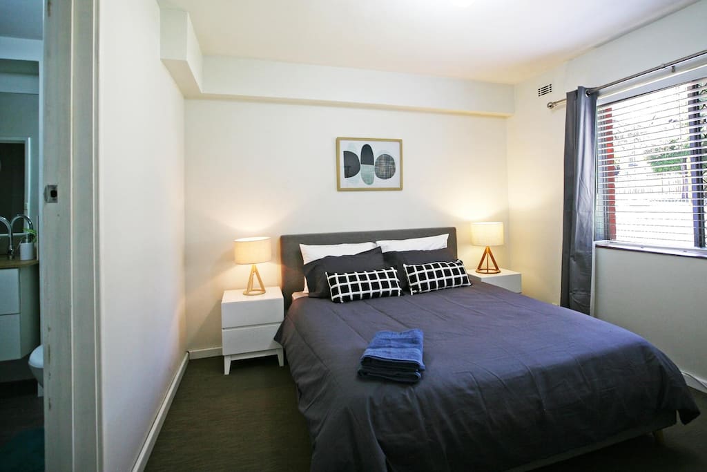 Masterbed Room with Queen Bed
