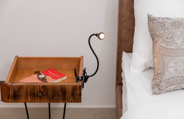 Dhoma e gjumit 2, detaje