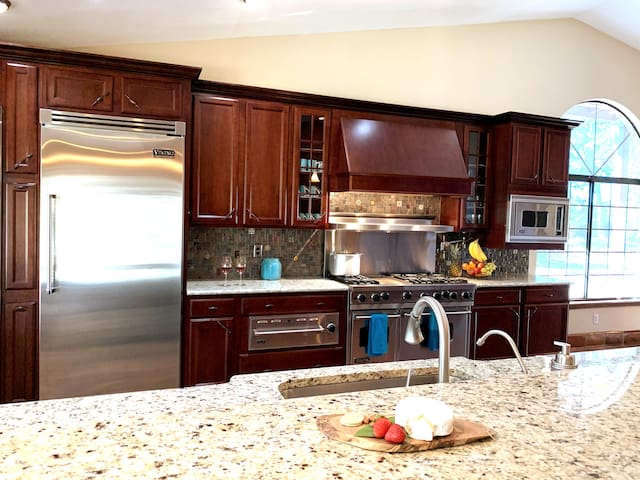 Desert Rose: Spacious, Unique, Clean, Relaxing gallery image 4