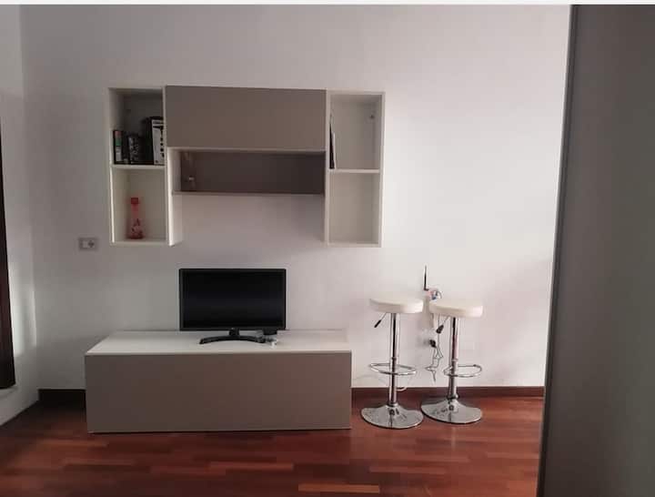 Center Cozy Flat_ Self Check-in & Wi-fi - カリアリ