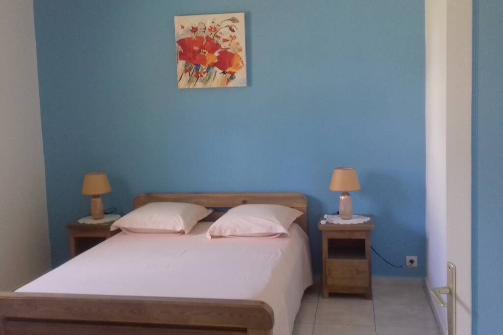 Chambre spacieuse et climatisée