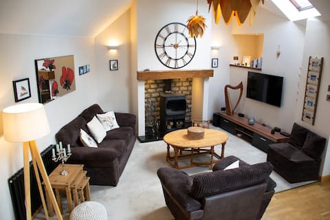 Burnside Neuk, cosy cottage close to Cairngorms