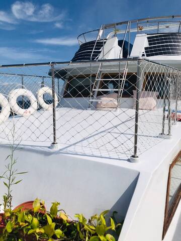 360 sea-view,Unforgettable Memories in LivingBoat gallery image 3