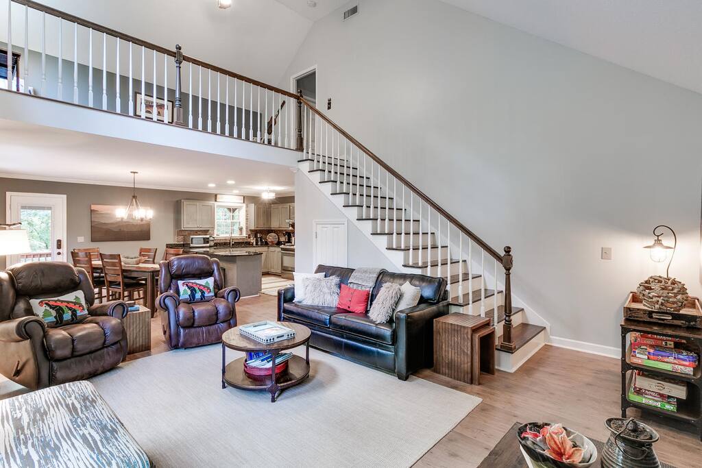 Relaxing cozy, roomy living room.