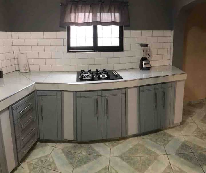 Camelia-garage*cute Terrace* Easy Access Downtown - Morelia