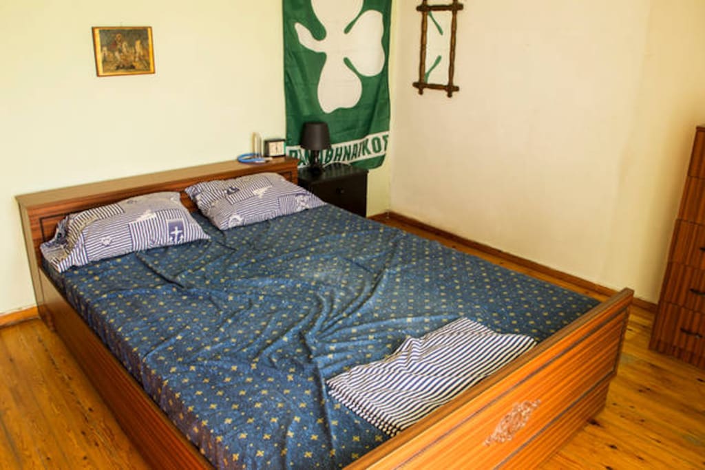 room-double bed