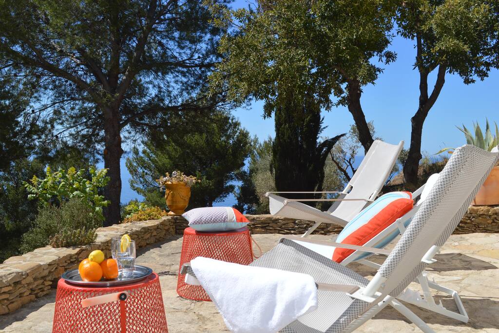 Terrasse, Transats et vue mer à 180°