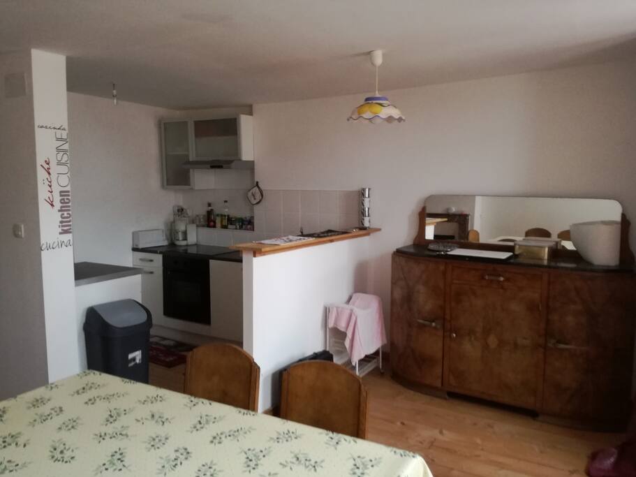 Cuisine et salle à manger - Kitchen and living-room