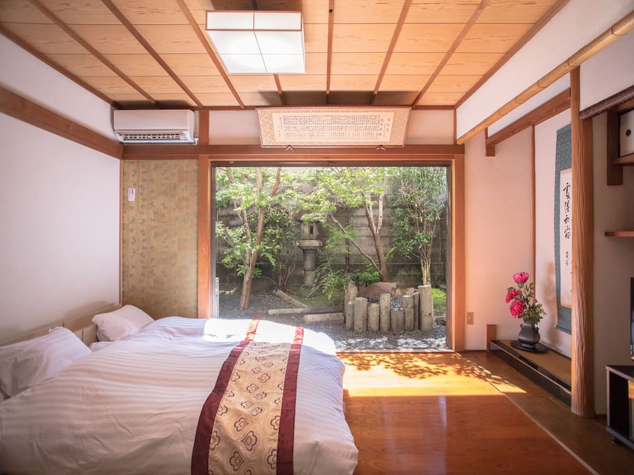Traditional Japanese style room with Garden View. 4 minutes by subway Karasuma Line from Kyoto station. 2 stops from Kyoto station to Shijo station. Approximately 6 minutes on foot to the facility. It is about 5 minutes by taxi from Kyoto Station, about 800 yen.5Free rental bicycles and free rental Wi-Fi and portable Wi-Fi are available.There are plenty of restaurants and convenience stores near the facilities.There are famous nearby tourist attractions, Yasaka Shrine, Nijo castle, Heian Shrine, Kiyomizu Temple, Kodaiji temple, Nanzenji, Eikan temple, Toji temple, Fushimi-Inari Taisha shrine, Tofukuji temple, Nishi Honganji temple.Cherry blossoms will bloom from late March to early April. There are many sakura sights.The facility is near from Kyoto station.The Gion Festival is a long festival at Yasaka Shrine, which takes place over the course of a month from July 1st in a summer tradition of Kyoto. July 14th - 16th of the pre-festival is "Yamahoko" is the most enjoyable period.At the Gion Festival "Yamahoko" will be set up in front of the facility.