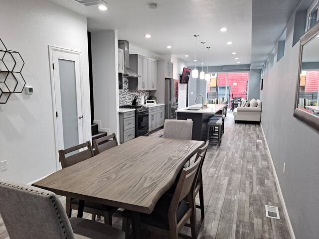 Beautiful home near Sloans Lake! gallery image 4