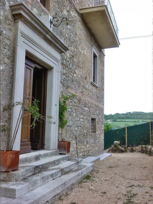 Ingresso del palazzo.