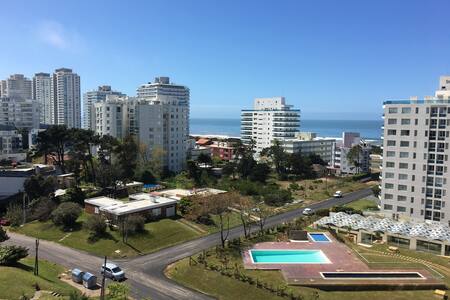Estrenar con amenities. Playa Brava vista al mar