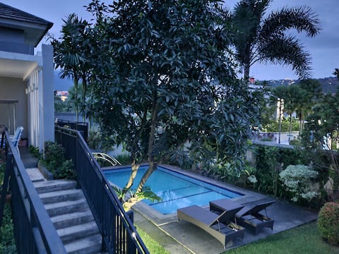 Palm Drive House with Panoramic View@Sentul City