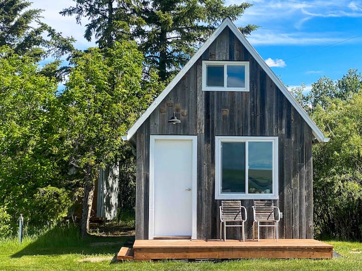Picturesque Cabin on Lake Tiny houses for Rent in Clairmont, Alberta