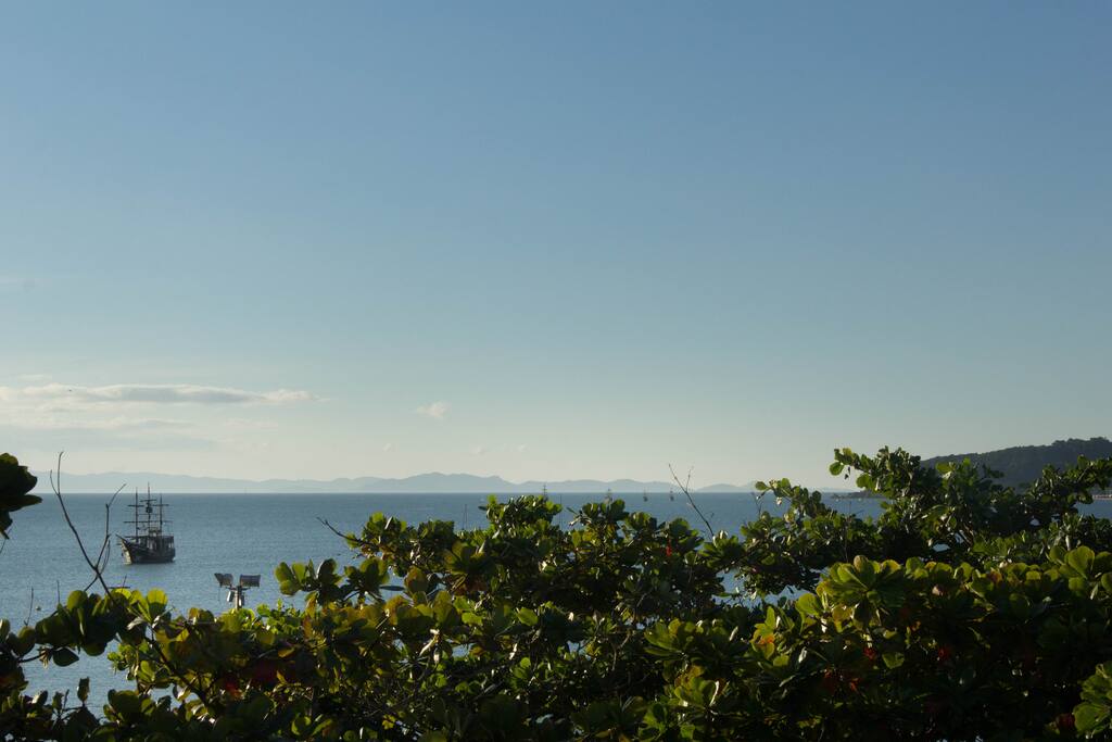 Vista de um apto frente ao mar no segundo piso