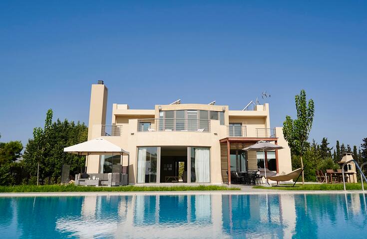 Villa Trapezia with Private Pool, Jacuzzi & Gym gallery image 3