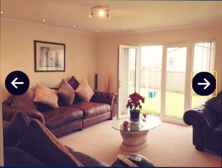 "LIFES A BEACH" IN MONTROSE ANGUS, LUXURY LIVING Houses for Rent in