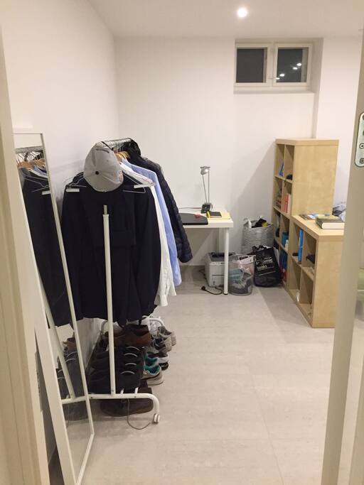 Bedroom souterain