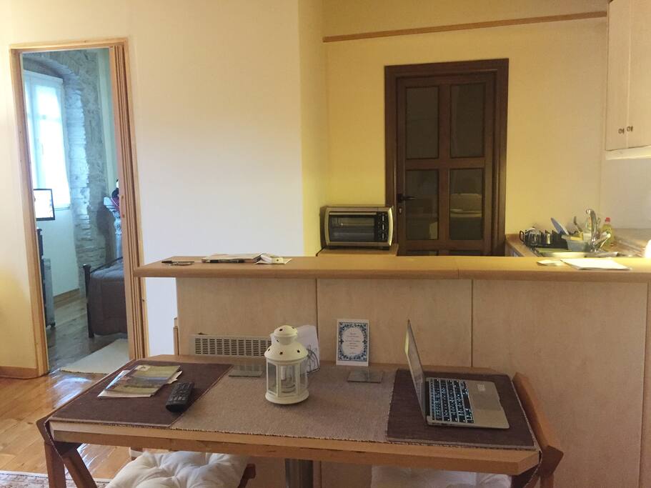 Dinning table - kitchen - wi-fi spot