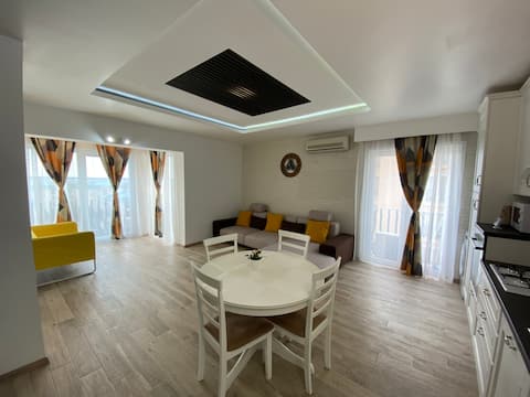Sunny Deluxe Apartment  Cosmopolis