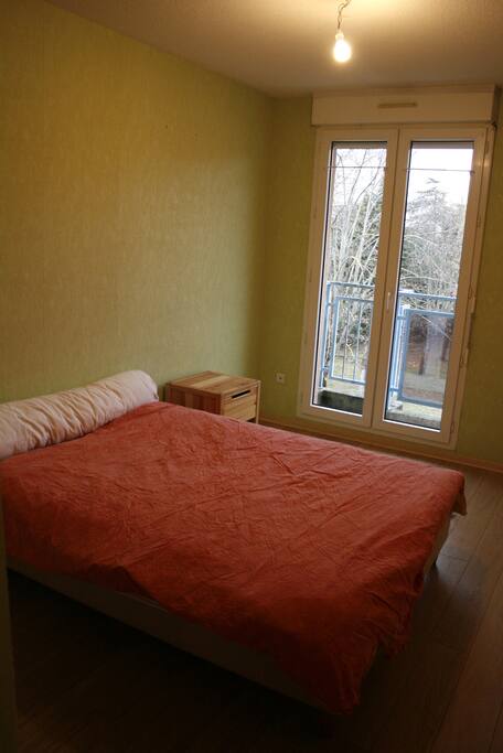 Chambre 1 lit 140 cm + rangements