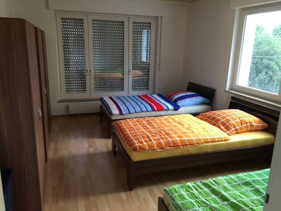 Schlafzimmer 1