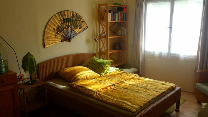 friendly green retro-flat near station Bhf. Wilh.