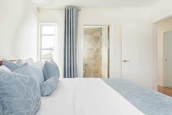 Estoy Cabarita-New Villas-lakefront-swimming Pool gallery image 3