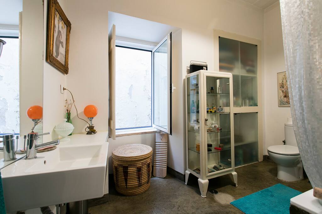 Spacious Bathroom with a big window