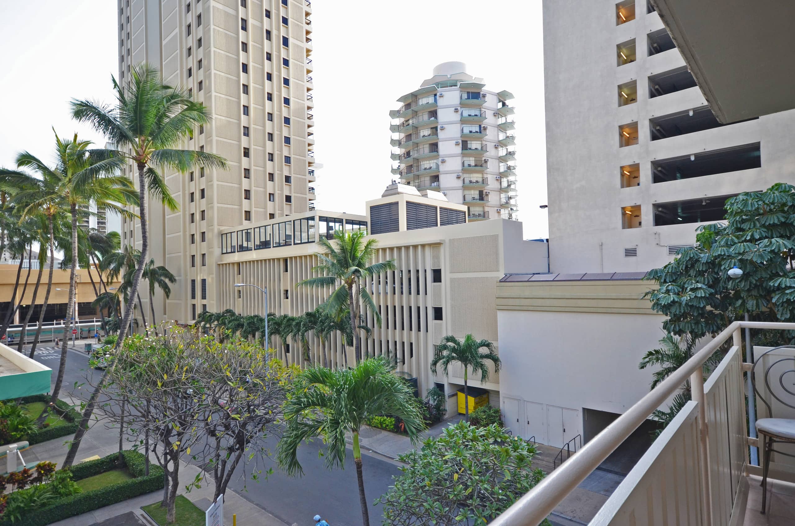 Condo in Honolulu · ★4.49 · Studio · 1 bed · 1 bath - Image 7