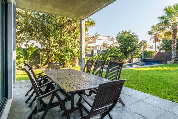 Gathering Friends in Comfort and Deluxe gallery image 4