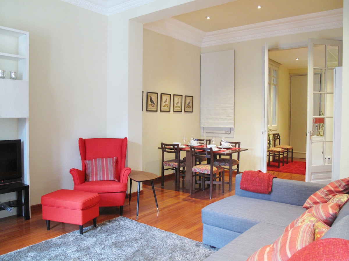 Top Airbnb: Classic apartment in Rambla de Catalunya in La Dreta De L'eixample