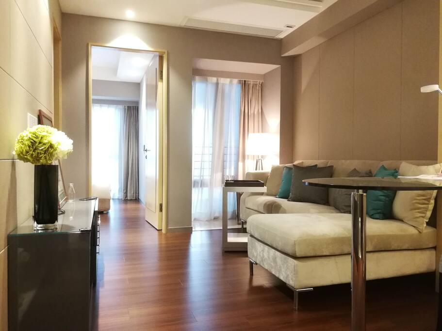 LIVING ROOM起居室