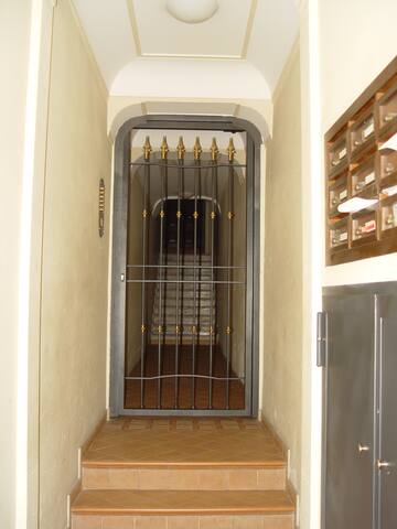 12p. In the Heart of Center gallery image 3