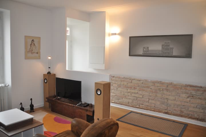 T3 Biarritz Centre, Maison De Ville 70m²  + Patio - France