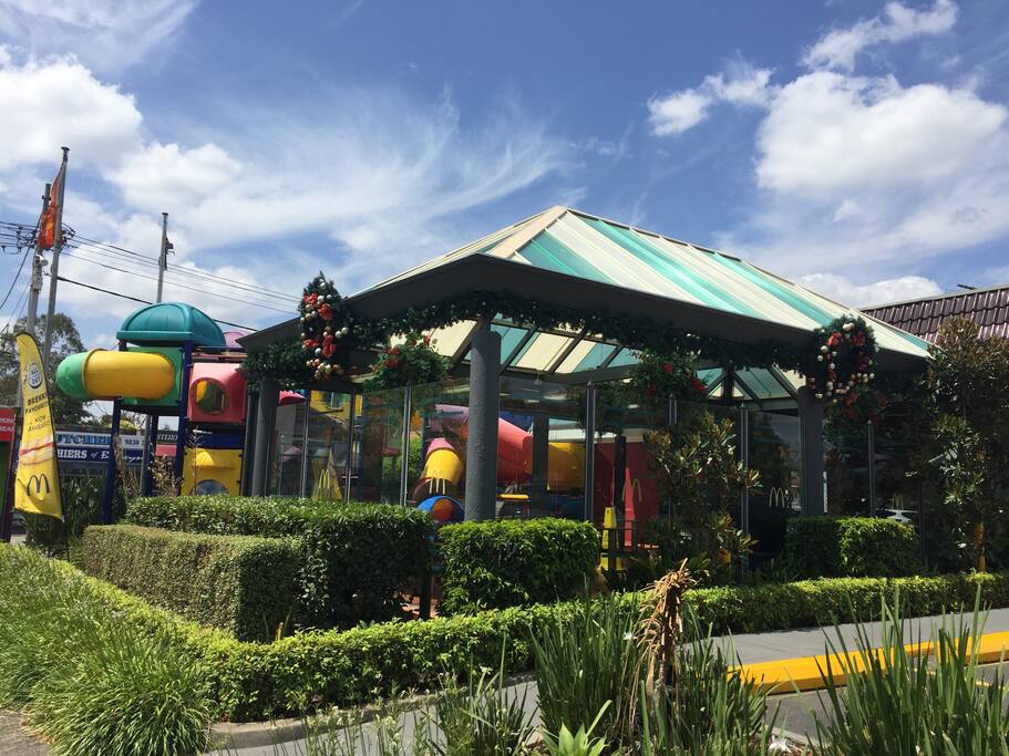 The apartment is next to the Balwyn McDonald's located on the main street of Balwyn. There is a range of shops including cafe, restaurants, pharmacy, Woolworth's supermarket, banks etc.