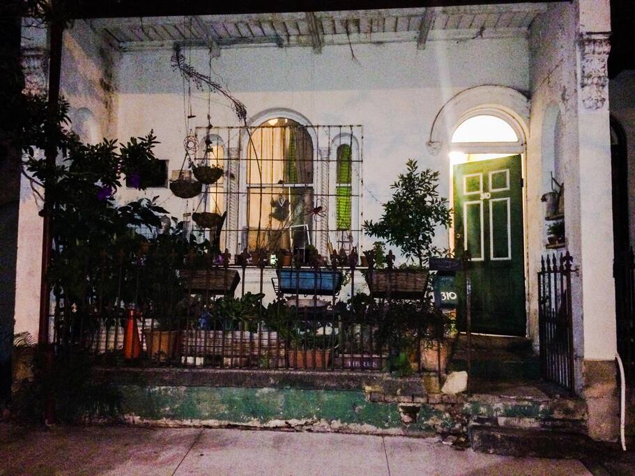 Front of the house (Night)