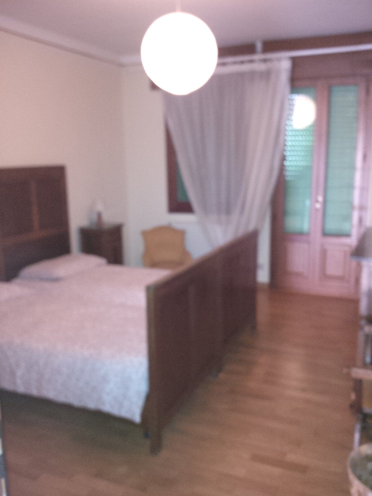 Dvojlôžková spálňa s 2 oddelenými lôžkami. 