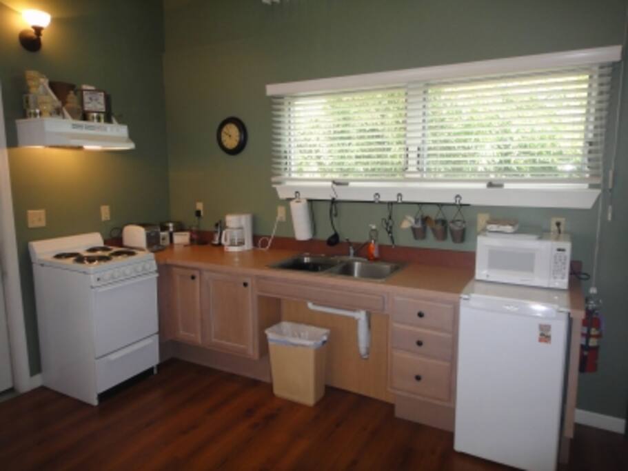 Full kitchen