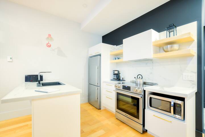 SP106 – Lofts St-Pierre – Par Les Lofts Vieux-QC gallery image 3
